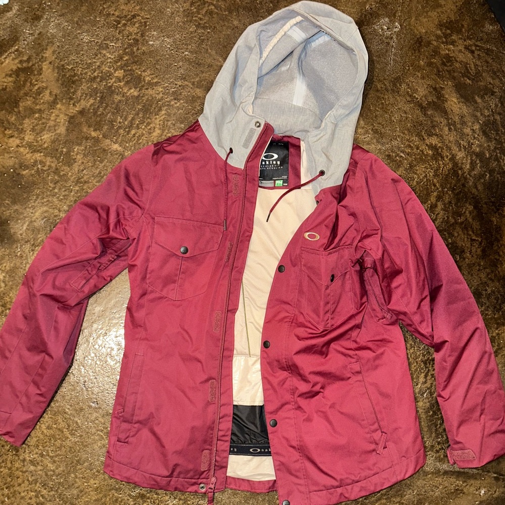 Oakley Maroon & Grey Women’s Winter Snowboarding/Ski Jacket Size Medium